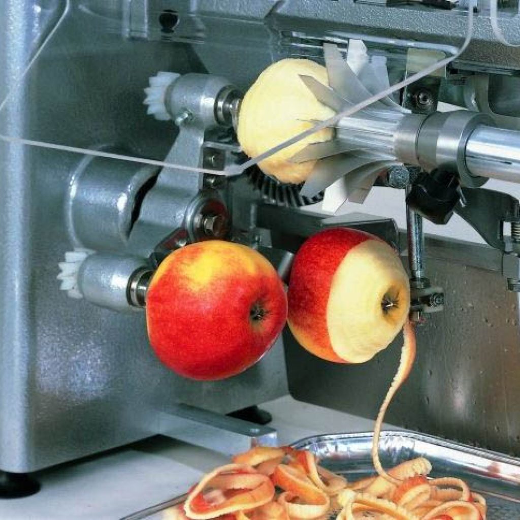 Для лучшего хранения яблоки протирают. Оборудование для очистки яблок. Машина для очистки яблок. Машина для резки яблок. Переработка яблок оборудование.